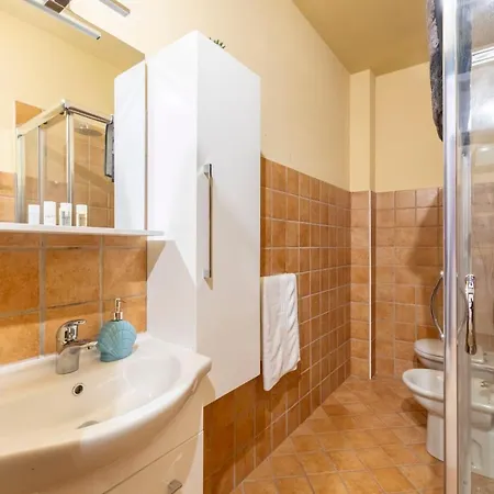 Leonardo Academy In 5' - Parcheggio Gratis - Laghi & Wi-fi Apartment Sesto Calende