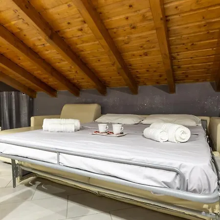 Leonardo Academy In 5' - Parcheggio Gratis - Laghi & Wi-fi Apartamento